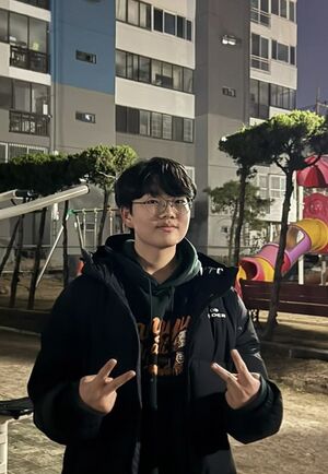 최은수 잘생긴척.jpeg