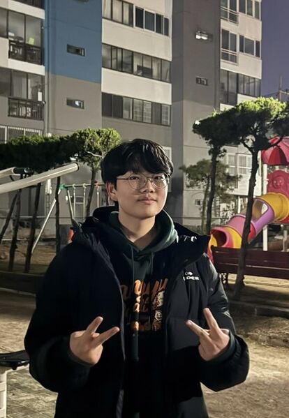 파일:최은수 잘생긴척.jpeg